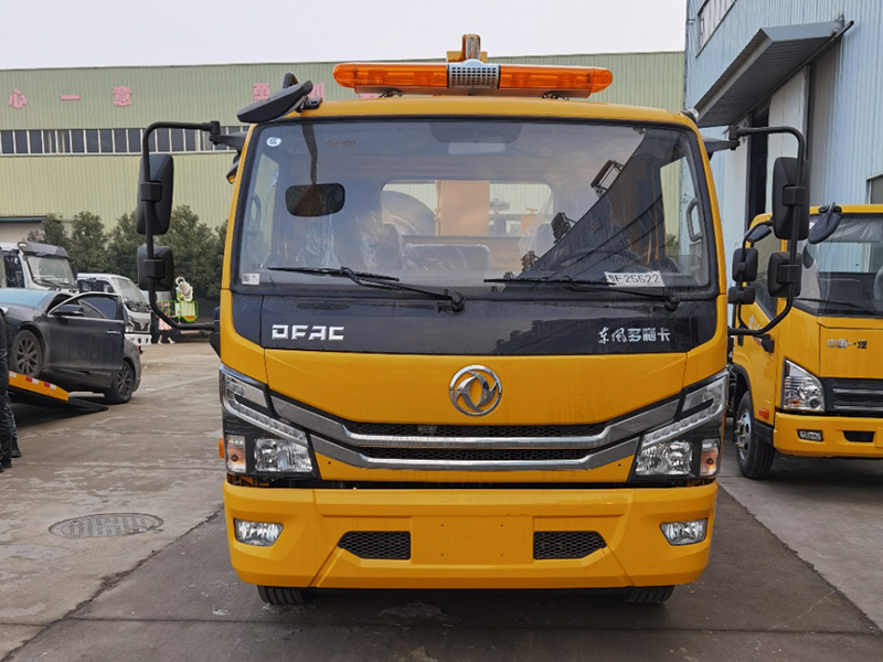 國(guó)六 4400軸距,20款多利卡D8清障車(chē)